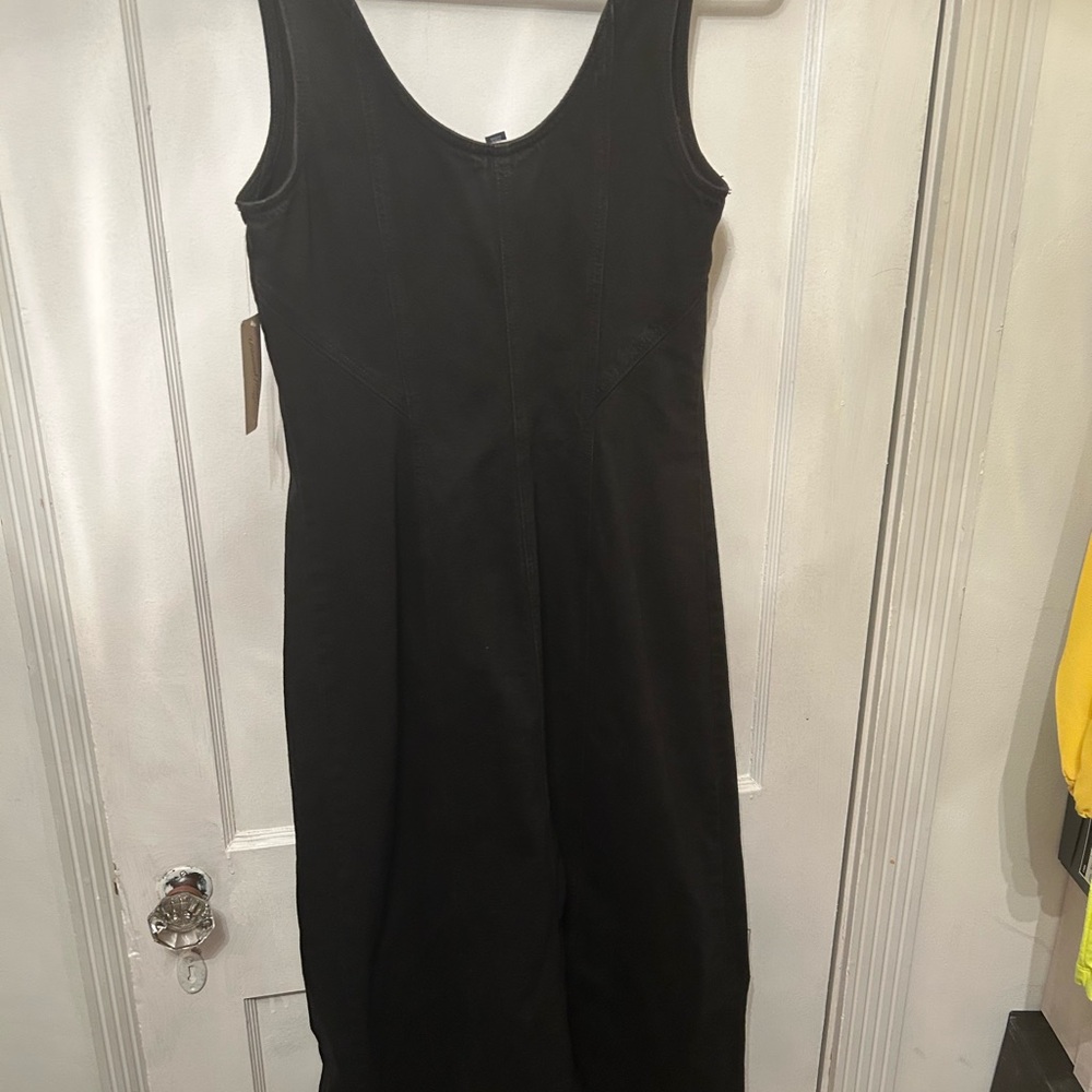 Black Sleeveless Zip-Up Dress